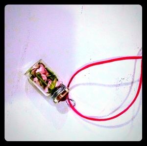 (Gift)NWT Pink rosebud corked-jar pendant necklace